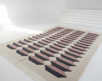 Handwoven Wool & Cotton Dhurrie Rug: Bohemian Flatweave Carpet