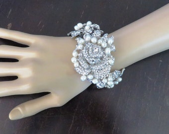 Bridal Pearl Bracelet - Ivory Natural Freshwater Pearl  and rhinestone Weddings Rinestone  Bridal Bracelet  Crystal pearl