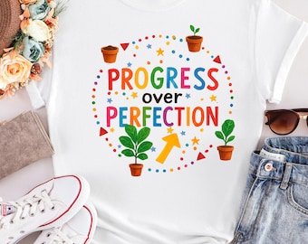 Koszulka Progress Over Perfection, prezent dla miłośnika roślin, koszulka z motywacją do rozwoju