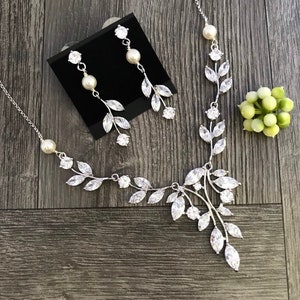 Crystal Wedding Jewelry SET VINE Vintage Pearl Marquise Bridal Necklace and Earrings Bridal Necklace Jewelry Cubic Zirconia