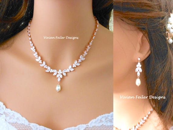 Beautiful Pearl Necklace With Earrings Jewellery set