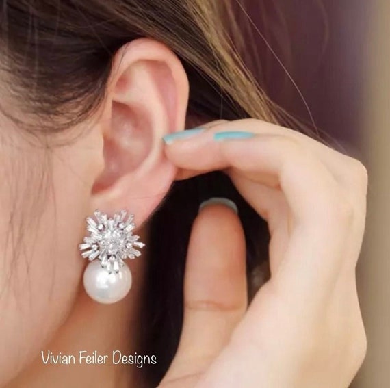 SNOWFLAKE Earrings Pearl Winter Wedding Earrings Bridal Jewelry