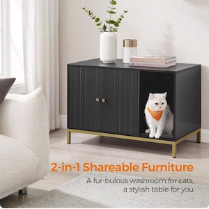 Könnte beinhalten: Schwarzer Katzenwaschraum und Tischkombination mit goldenen Beinen. Der Schrank hat eine vertikale Lamellentür und eine Katzenöffnung. Eine weiße Katze mit orangefarbenem Halstuch sitzt darin. Der Text lautet "2-in-1 Shareable Furniture".