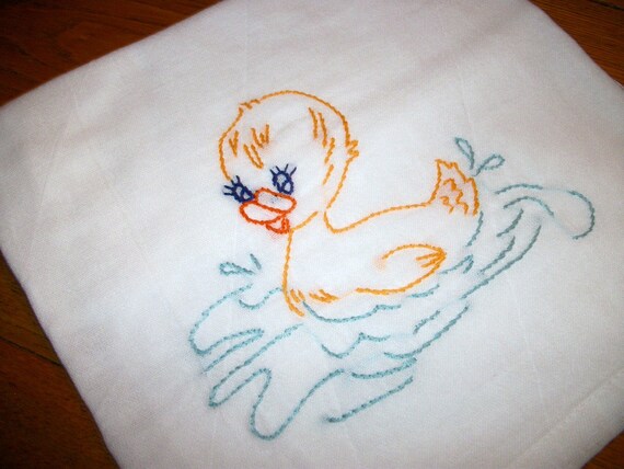 Personalized Elephant Splashing Water White Embroidered Hand Towel 100/% Cotton