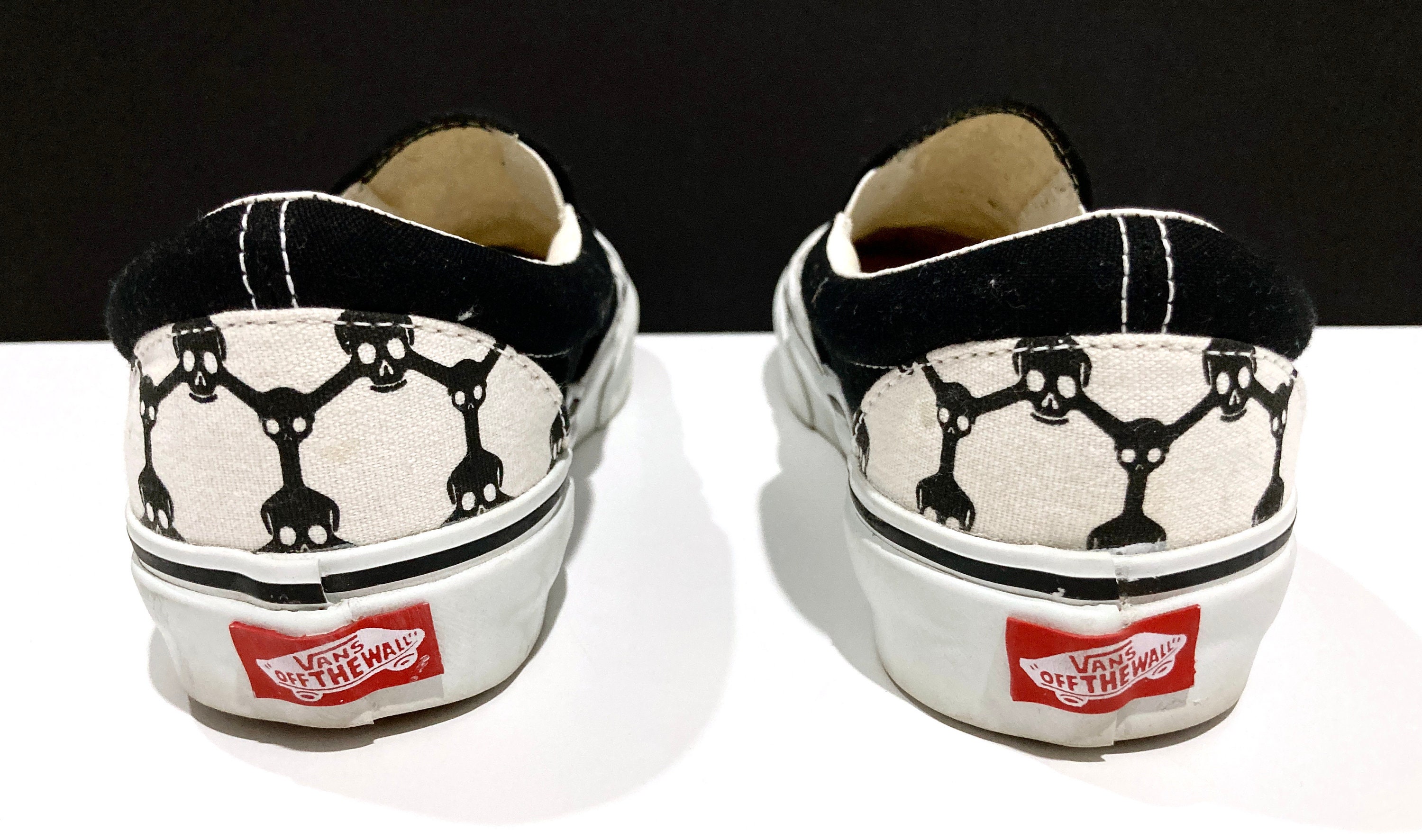 公式通販サイトセール Hexagon - Slip-ons Vans Skulls 7.5 Mens Unisex Vintage / 靴