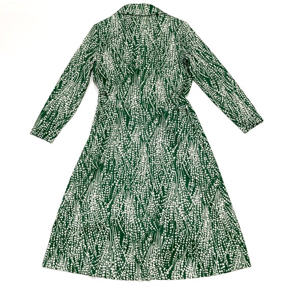 Wrap Dress by Sears Fashions 1970's Vintage Green and White Leaf Print /mod Collar With V-neck / Polyester Fabric / Women's Size Medium