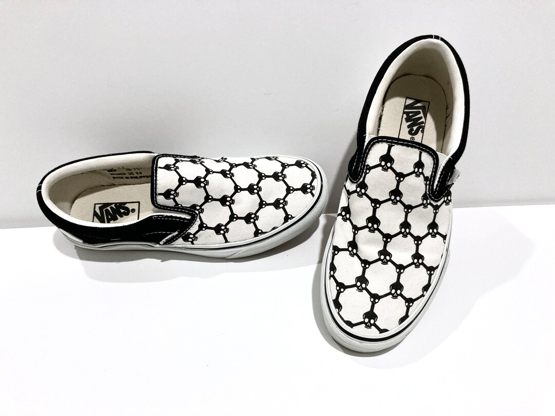 Vans Slip-ons Hexagon Skulls Vintage Unisex Mens Womens Size  White With Black Skulls Skateboard Sneakers Shoes