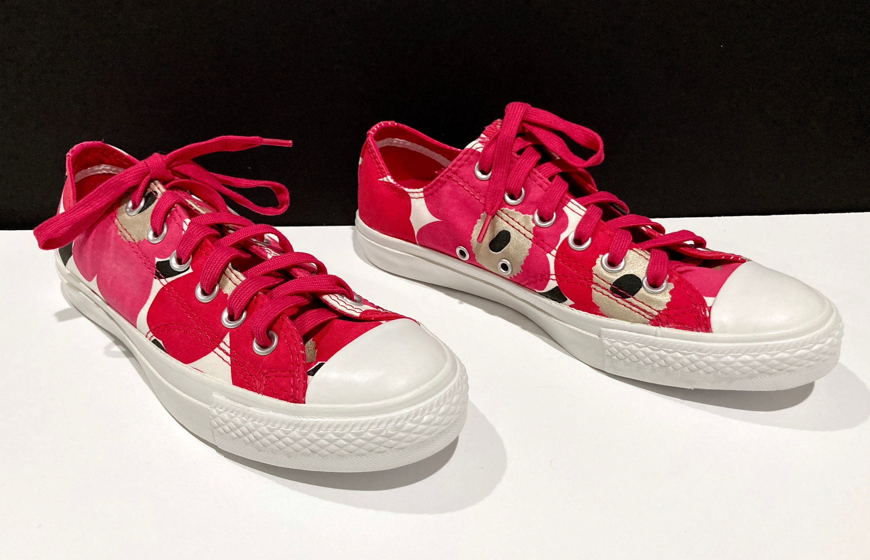 Marimekko Converse All Star Sneakers Women s Size 9 Chuck Taylor Unikko Pink Gold Flower Print Canvas Low Top Tennis Shoes