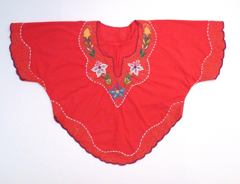 Red Pink Embroidered Caftan Top Vintage Pullover Poncho Blouse Dark Pink with Floral Embroidery Batwing Shirt Caftan Dashiki Plattermatter