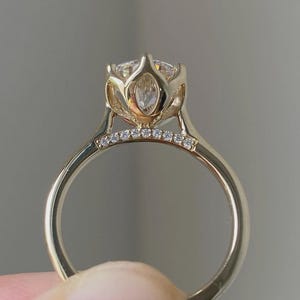 4 CT Round Cut Moissanite Tulip Set Engagement Ring Petal Prong Solitaire Moissanite Ring 14K Gold Lotus Floral Cathedral Set Diamond Ring