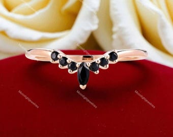 Unique Black Onyx wedding band Curved Black Spinel Woman wedding ring Stacking Matching ring gothic ring, Promise Band for her