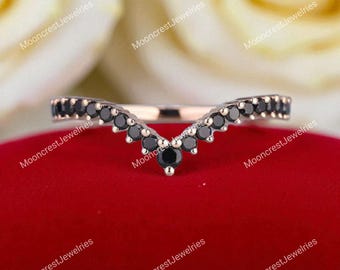 Unique Black Onyx wedding band Curved Black Spinel Woman wedding ring Stacking Matching ring gothic ring, Promise Band, Gift For Her