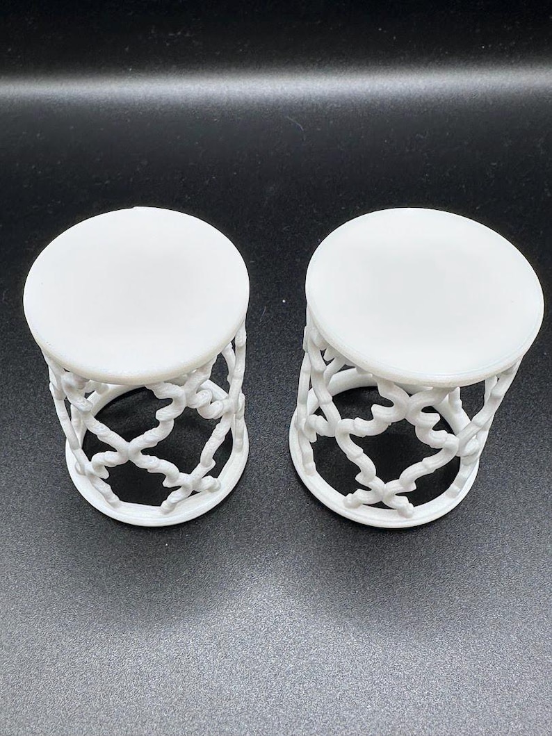 Tavolini laterali per casa delle bambole in scala 1.12 immagine 9