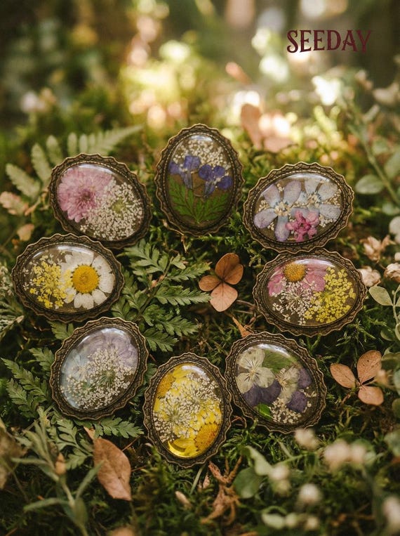 Real Pressed Flower Brooch Cottagecore Resin Pin Fairycore Botanical Jewelry Victorian Style Pin Jewelry Mother‘s Day Gift for Nature Lover