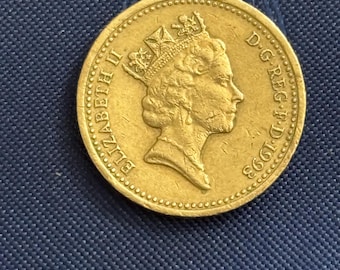 11983年 イギリス 1ポンド 硬貨　通常＆エラー　セット　エリザベスⅡ 希少な 1983 年 1 ポンド硬貨 – エリザベス 2 世 – エッジの刻印エラー