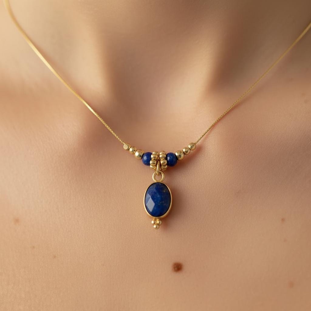 Collier Avec Pendentif Goutte En Pierre Bleue Facettée – Maille Plate, Métal Argenté, Occasion