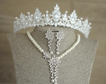 Bridal Pearl Tiara Set for Bride, Bridal Jewelry Set with Crown, Necklace, Earrings, Bracelet, Silver Pearl Tiara Set for Wedding