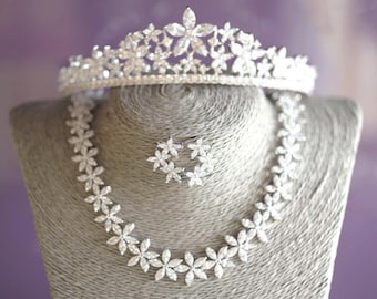 Bridal Tiara Set for a Bride Jewelry Set with Flowers in Silver, Wedding Necklace Set with Earrings Princess Floral Jewelry Set Tiara, Crown
