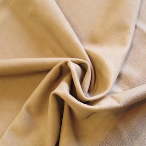 Luxurious Full-Grain Light Brown Cowhide Hide – Italian Tanned Leather for Upholstery and More #1103