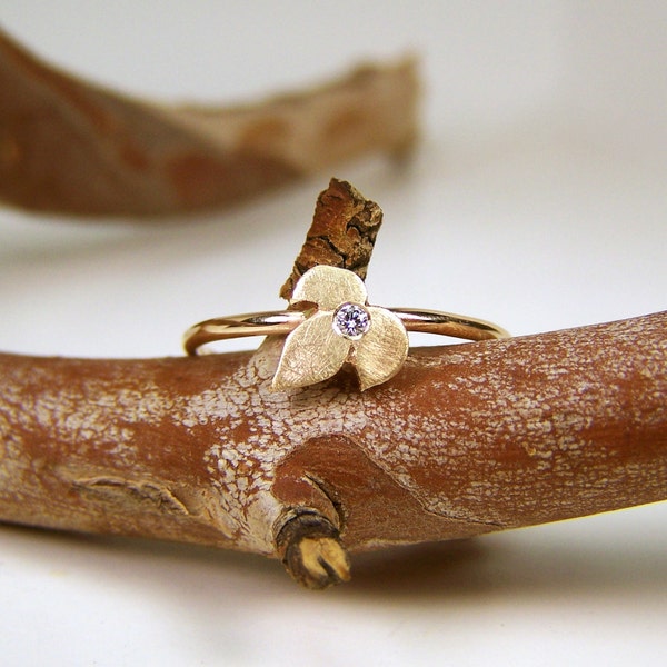 14K Yellow Gold Diamond Wedding Ring - Brilliant Leaf