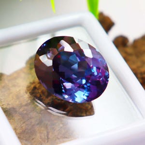 10CT Oval Alexandrite Gemstone, Color Changing Bi-Color, 13x10mm Certified Alexandrite