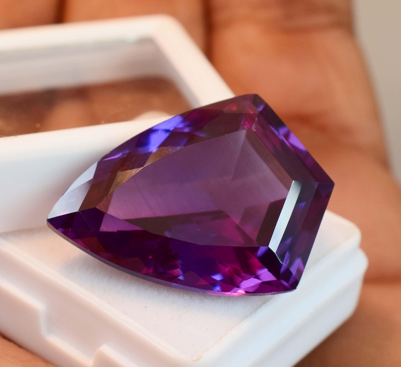 44Ct Shield Cut Color Change Alexandrite Natural Loose Gemstone Large Multicolor Fine Jewelry Stone image 3
