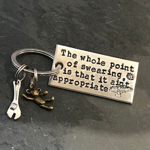 Llavero inspirado en Kaylee y Firefly estampado a mano con opción de osito de peluche o dije de llave inglesa