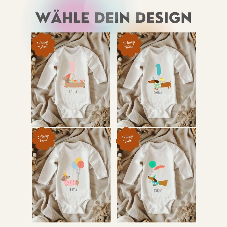 Op de afbeelding: Witte babyrompers met lange mouwen met teckelillustraties en namen. Elke romper heeft een ander ontwerp, waaronder ballonnen en een verjaardagstaart. De tekst "W&Auml;HLE DEIN DESIGN" staat bovenaan.