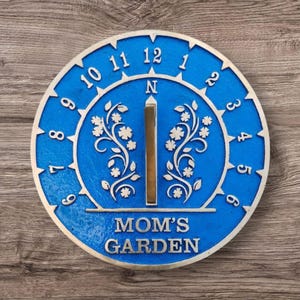 Brass Mom Garden Sundial – Outdoor Mother Gift, Engraved Sun Dial Decor, Mother&#39;s Day Garden Ornament, Timeless Garden Gift&quot;