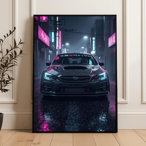 Peut inclure: Impression encadrée d'une voiture de sport Subaru WRX gris foncé garée dans une rue mouillée la nuit. Les phares de la voiture et les enseignes au néon en arrière-plan brillent de teintes roses et bleues. Thème cyberpunk.