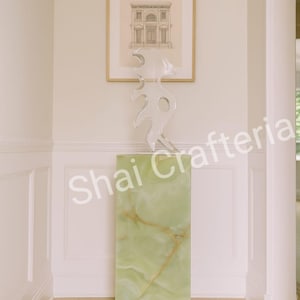 Handcrafted Green Onyx Pedestal: Modern Display Stand