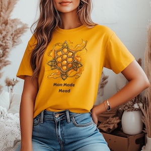 Customizable Honey Wine Tee, Mead Makers T Shirt, Personalized Melomel Shirt, Alcohol Apparel, Custom Wine Lovers T-Shirt, Homebrewers Gift