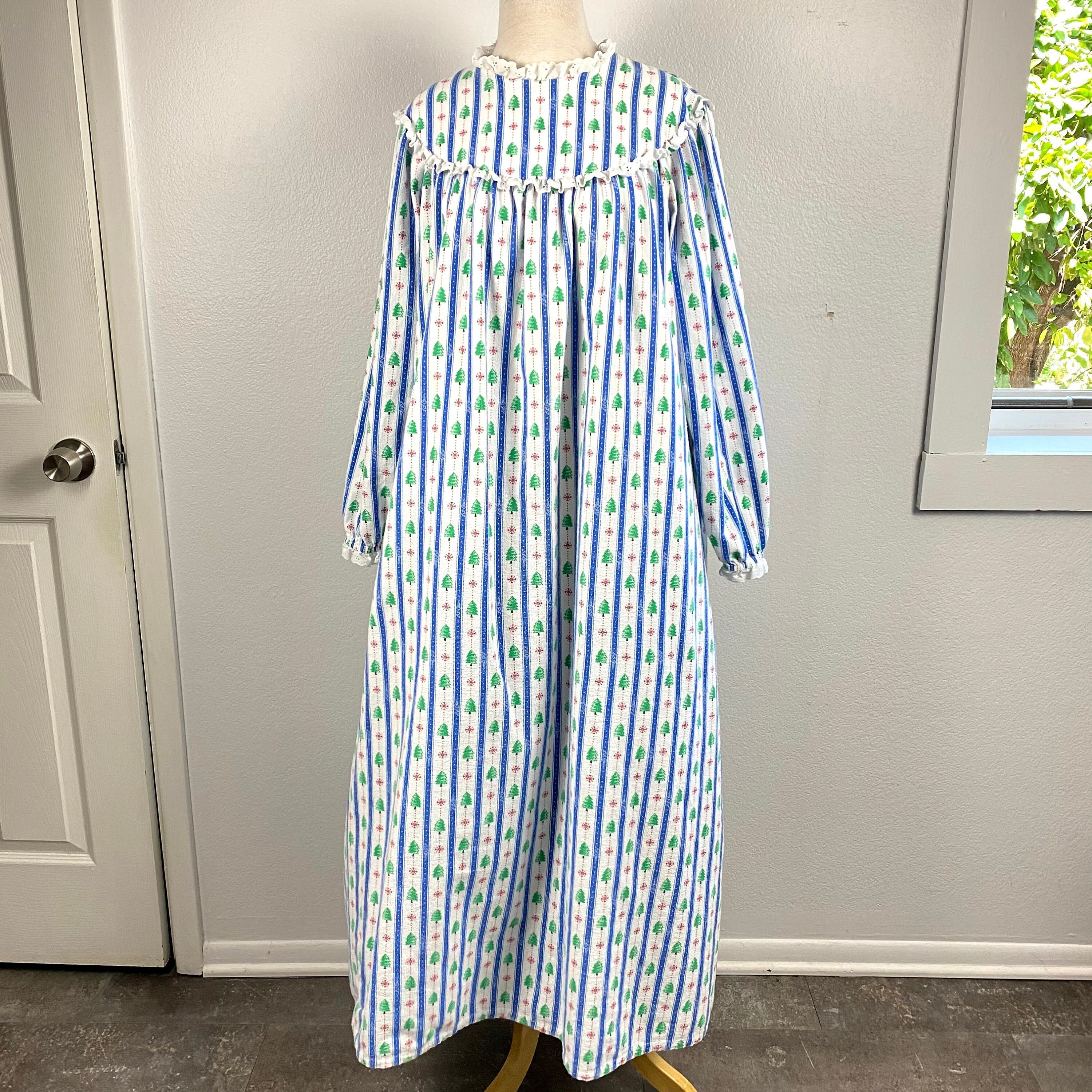 Ll Bean Robe for sale Only 2 left at 75