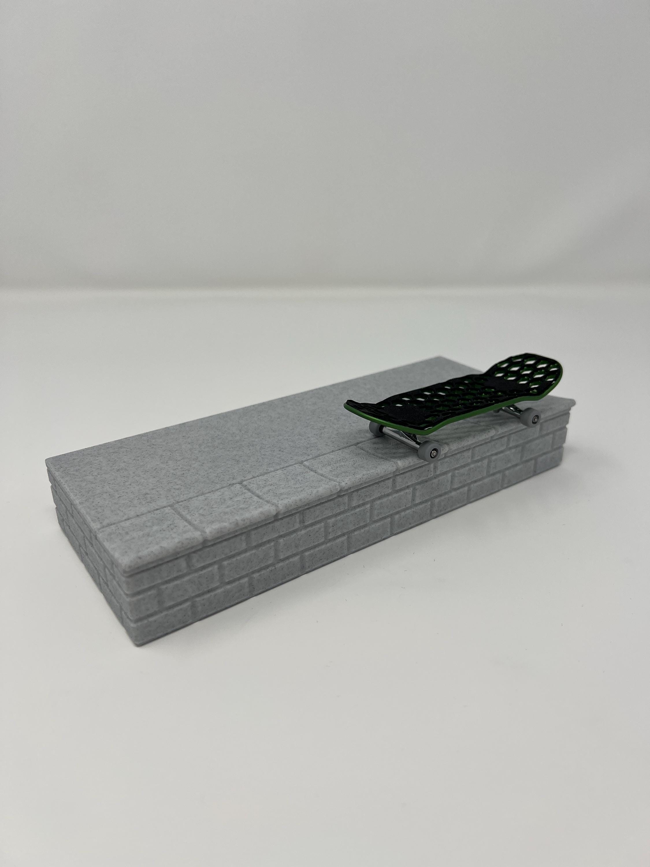 San Diego Manual Pad For Fingerboards & Tech Decks - Aluminum Fingerboard Ramp