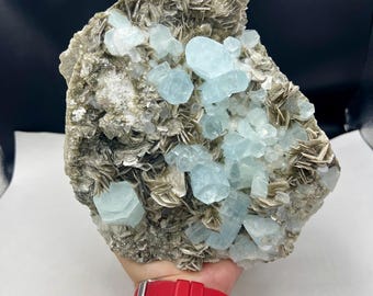 Aquamarine specimen combine with mica from Pakistan -2550 gram