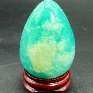 Blue Aragonite Egg: Natural Stone Display, 108 gram