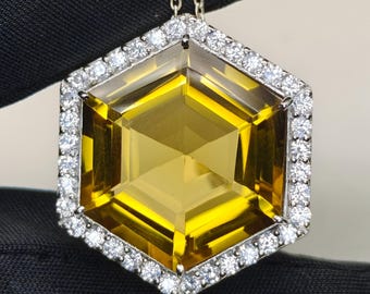 Halsband med hexagonhänge i naturligt honungskvarts, 19 mm fasetterad ädelsten, 925 sterlingsilver med CZ-halo, unisex statement-smycken för honom eller henne.