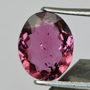 1.73 Karat natürlicher rosa Turmalin Ovalschliff | 9x7.30 mm Edelstein | Funkelnder Oktober Geburtsstein | Für Schmuck & Sammler.