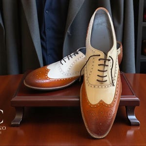 Handgefertigte Brogue-Schuhe aus Vollnarbenleder: Herrenschuhe mit Flügelspitze
