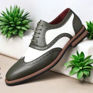 Handgefertigte Brogue-Schuhe aus Vollnarbenleder: Herrenschuhe mit Flügelspitze