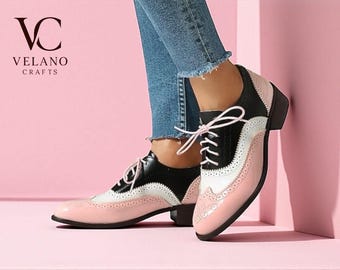Handgjorda brogueskor i äkta läder: Wingtip-skor för dam