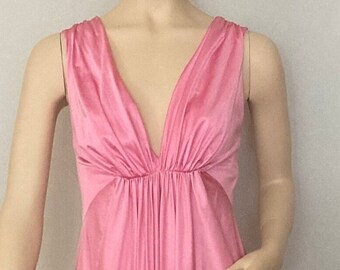 VtgVanity Fair Pink Nightgown with Low Cut Front  Size 32