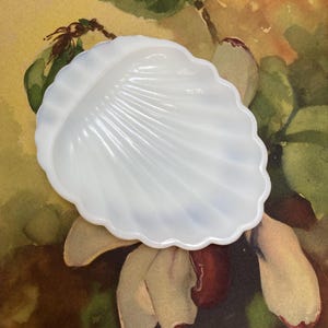 Vintage milk glass soap dish, sea shell shape tray or trinket bowlDish | Soap Dish | Catchall | Ring Dish