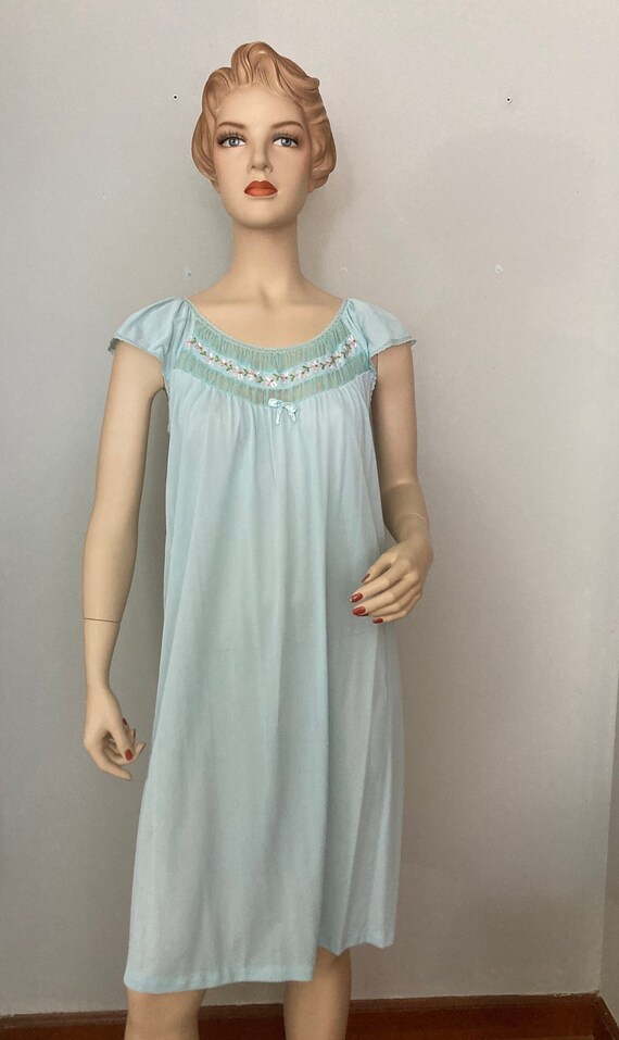 Vtg 60s-70S Baby Blue Nigh Gown  By MOVIE STAR, IN