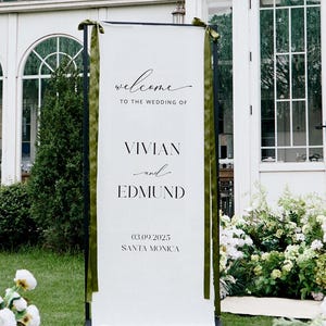 Cartello di benvenuto personalizzato in lino per matrimonio, sfondo per giardino esterno in tessuto con nome, elegante decorazione per la cerimonia.