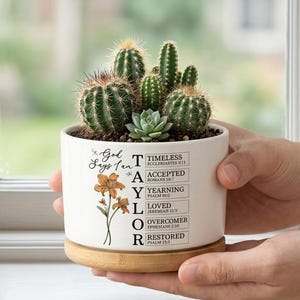 Maceta personalizada con la frase "Dios dice que soy", maceta personalizada con versículo bíblico para flores de nacimiento, maceta cristiana, regalo religioso para mujeres.