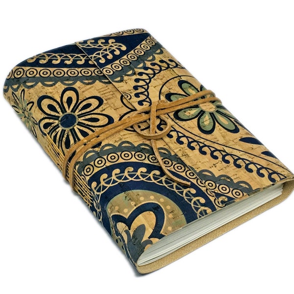 Vegan Handbound Journal met lege pagina's. Cork. Lederen alternatief. Klaar voor schip. Vegan. Eco-vriendelijke Journal