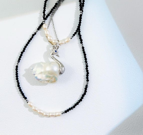 Swan Shap Baroque Real Pearl Jewelry Set,With Freshwater Peral Pendant Necklace、Black Spinel Necklace& Bracelet, Fall Flora Gift for Her