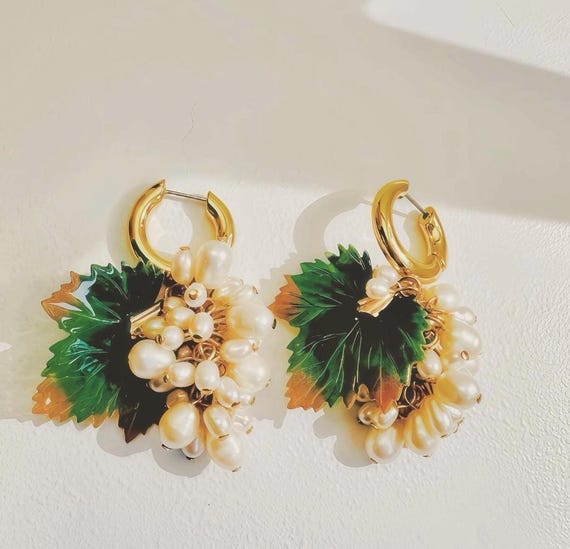 Lifelike Pearl Grape Cluster Earrings, Realistic Grape Jewelry with Hand Painted Leaves, Fall Harvest Earrings, Wedding Statement Jewelry
