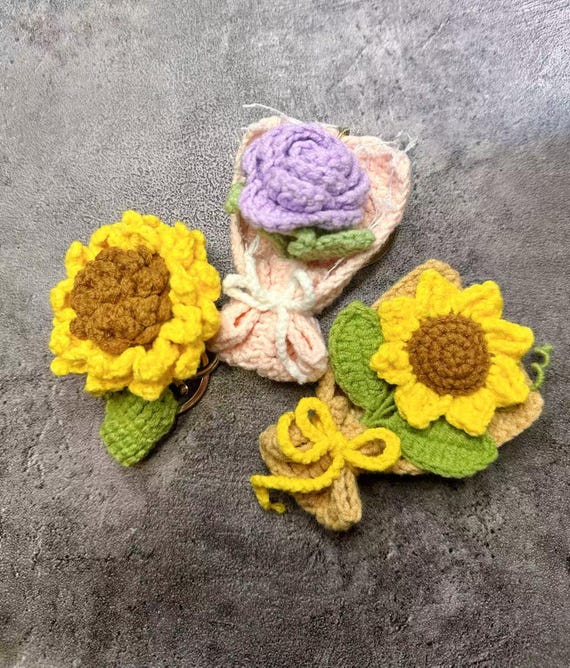 Crochet Sunflower & Rose Bouquets, Sunflower, Harvest Floral Gift Keychains, Thanksgiving or Teacher Appreciation Gift
